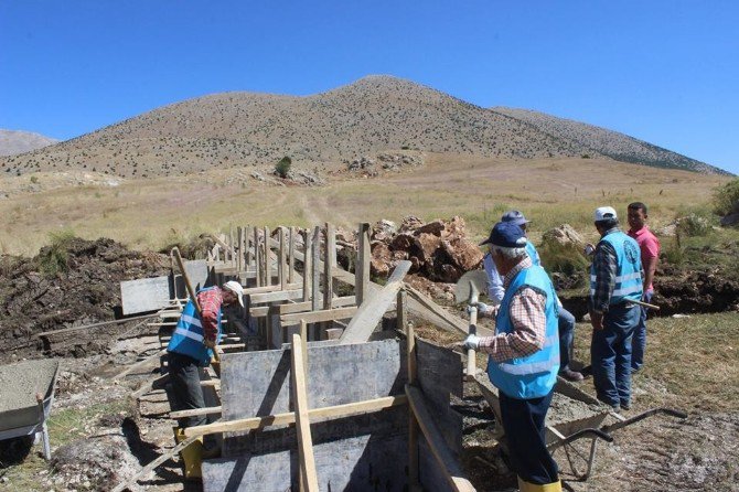 Tufanbeyli’de 115 Bin Metrekare Parke Taşı Döşendi