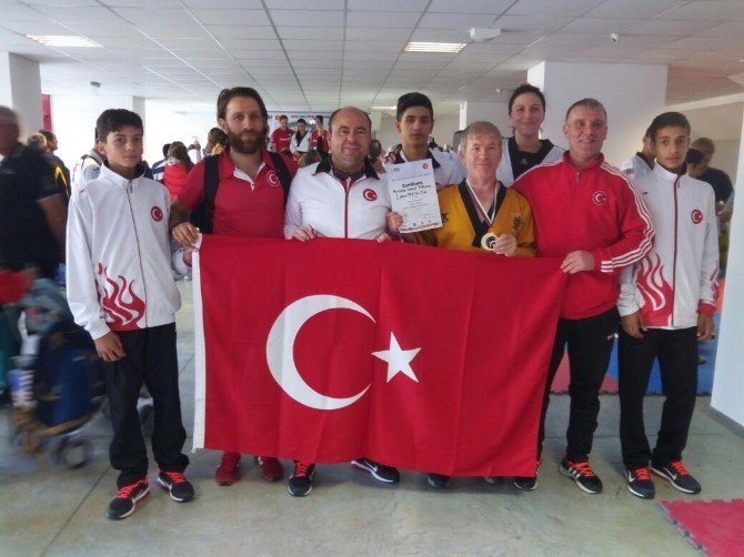 Antrenör Baytekin, Spor Camiasında Sevince Neden Oldu