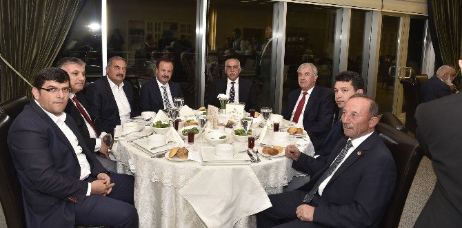 Başkan Gökçek, Meclis Üyeleriyle Bir Araya Geldi