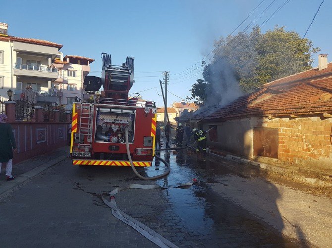 Depoda Çıkan Yangın Korkuttu