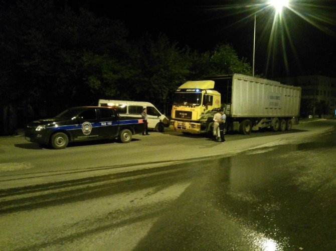 İskenderun’da Çöp Araçları Ve Depolama Sahası Denetlendi