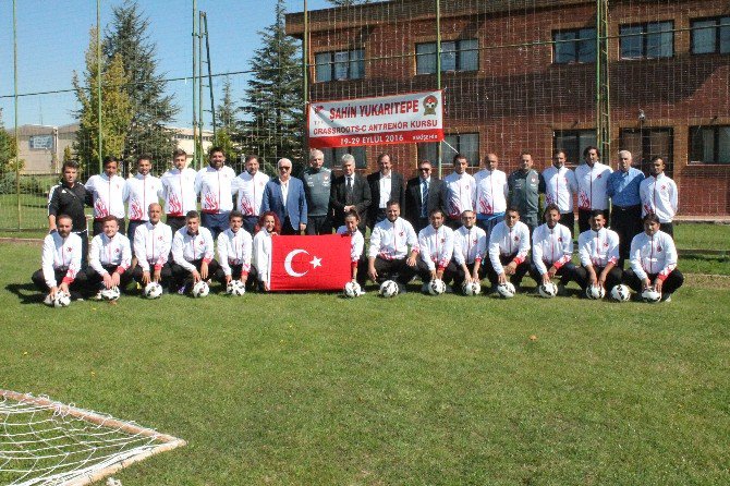 Şahin Yukarıtepe Grassroots-c Futbol Antrenör Kursu Sona Erdi