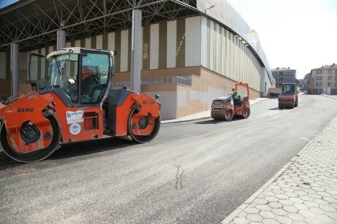 Emek Kapalı Pazar Çevresinde Asfalt Çalışmaları