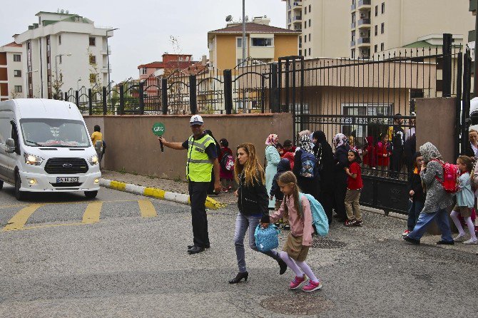 Maltepe’de Güvenli Okullar Velilerin Yüzünü Güldürdü