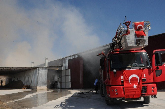 Osmaniye’de Fabrika Yangını