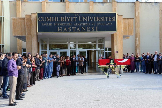 Kalp Profesörü, Kalp Krizi Geçirerek Yaşamını Yitirdi