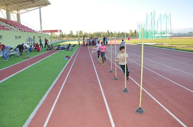 Isparta’ya Uluslararası Standartlara Uygun Atletizm Sahası