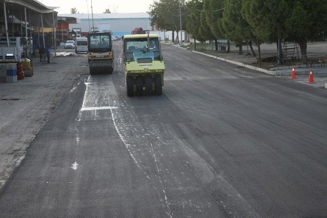 Vedat Dalokay Hal Kompleksi’ne 400 Ton Asfalt