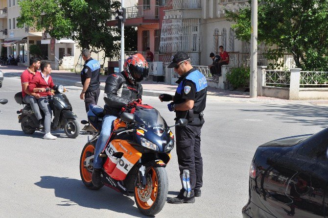 Korkuteli’nde Motosiklet Sürücülerine Sıkı Takip