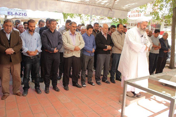 Elazığ’da Şehitler İçin Gıyabi Cenaze Namazı Kılındı