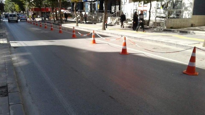 Emniyetin Karşısındaki Park Alanı Tedbir Amaçlı Araç Trafiğine Kapatıldı