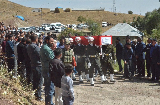 Şehit Korucular Gözyaşları Arasında Toprağa Verildi