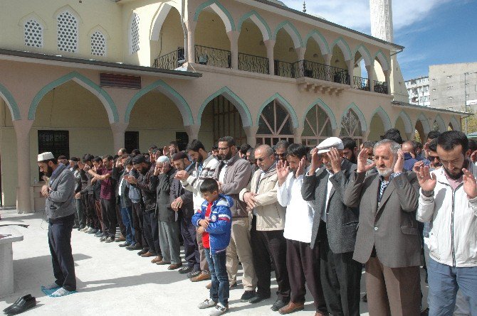 Halep’te Yaşanan Saldırılar Van’da Kınandı