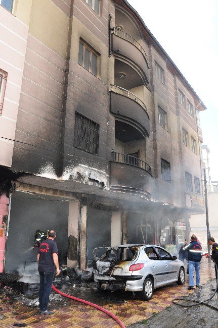 Alevler, İş Yerini Ve Otomobili Küle Çevirdi