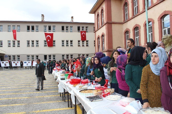 15 Temmuz Şehitleri İçin Kermes Düzenlendi