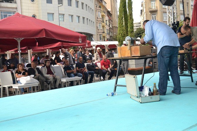 Unutulmaya Yüz Tutmuş Geleneksel Sanatlar Taksim’de Yeniden Hayat Buluyor