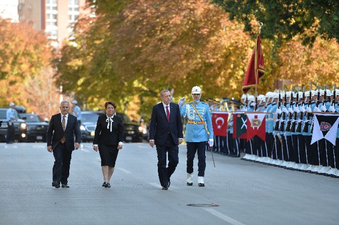 Cumhurbaşkanı Erdoğan’ı Meclis’te Polislerin Oluşturduğu Tören Mangası Karşıladı