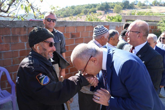 Büyükşehir’in Çalışmaları Bademli’de Yüz Güldürdü