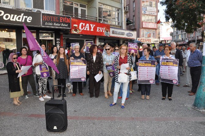 Kadınlar, Kadına Şiddete Dikkat Çekti