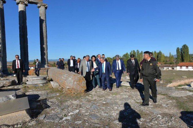 Aizonai Antik Kenti’ne Hayran Kaldı