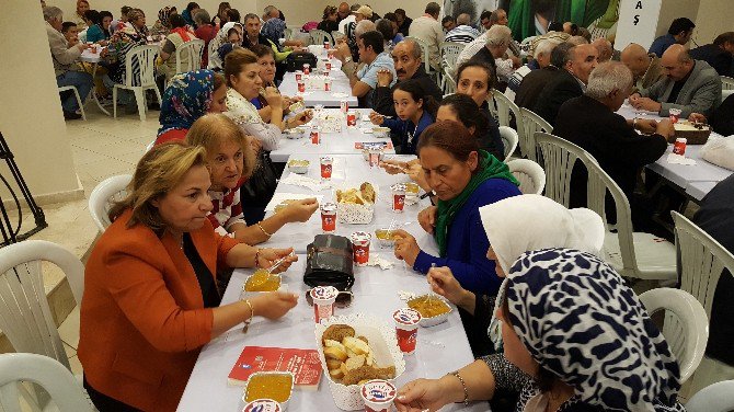 Alevi Vatandaşlar Muharrem Orucunun İlk İftarında Bir Araya Geldi