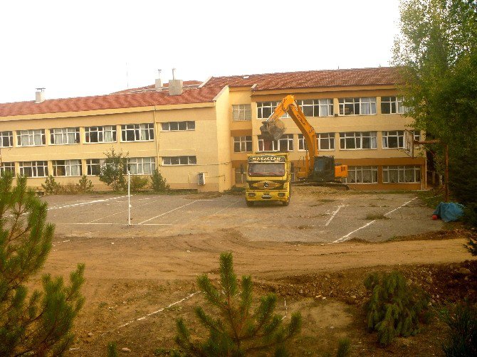 İmam Hatip Lisesi Pansiyonunun İlk Kazması Vuruldu