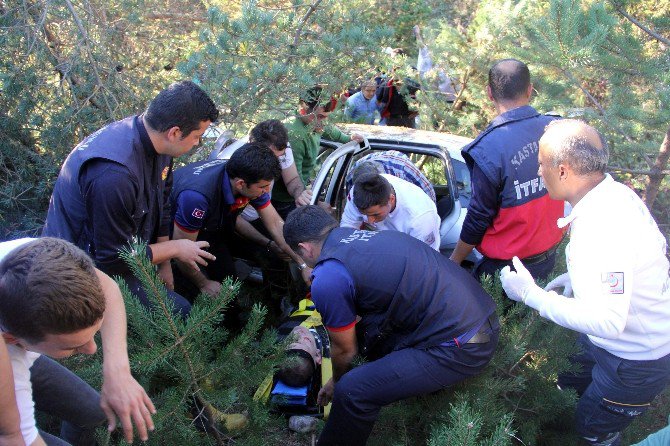 Yoldan Çıkan Otomobil Ormanlık Alana Uçtu: 1 Ölü, 2 Yaralı