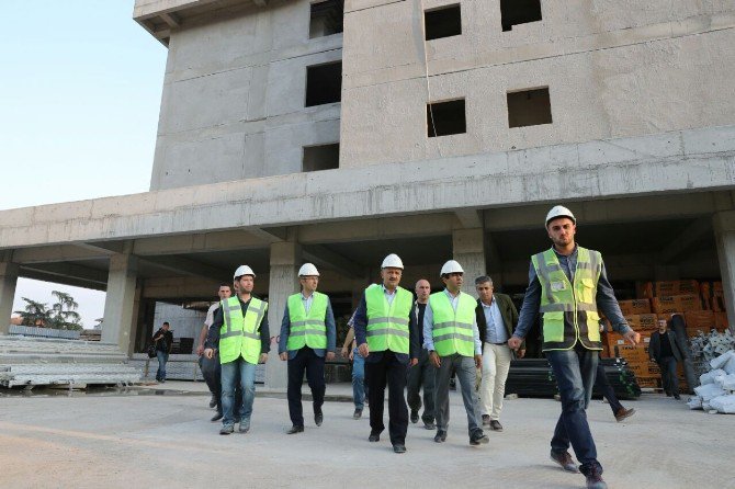 Bakan Işık, Kocaeli Devlet Hastanesi Hizmet Binasını İnceledi