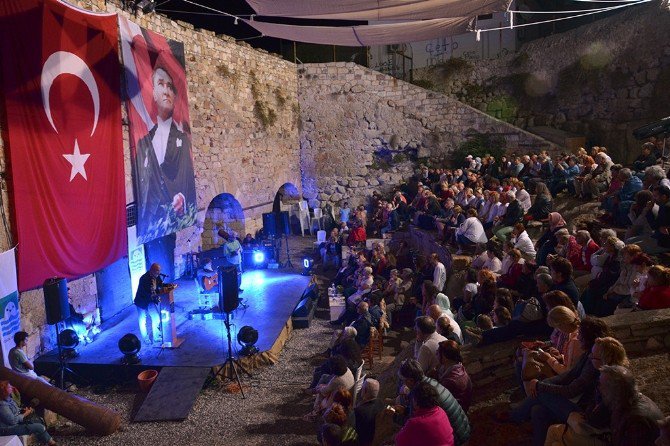 Foça’da Yıldızlı Gece