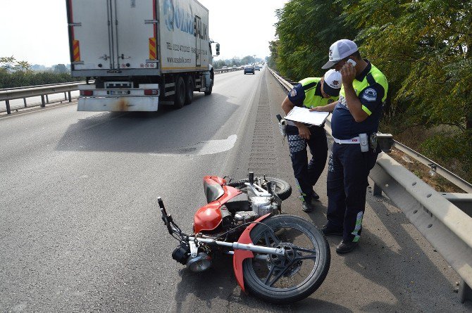 Manisa’da Motosiklet Kazası: 2 Yaralı