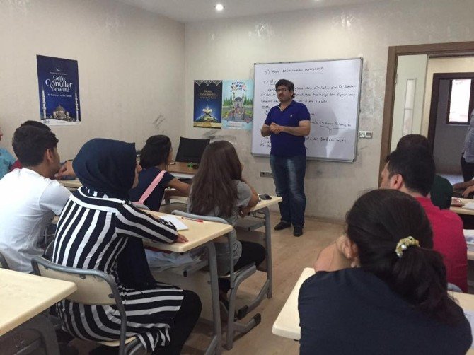 Yeşilay’dan Gençlik Merkezinde Seminer