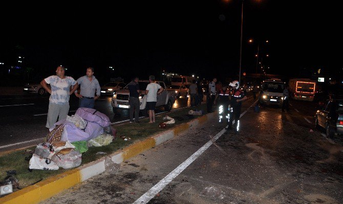 Antalya’da Zincirleme Trafik Kazası: 2 Yaralı