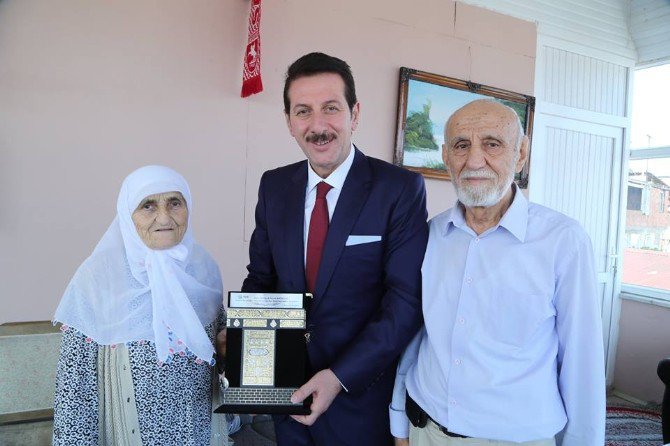 Hacılardan Başkan Tok’a Camii Ve Külliye İçin Teşekkür