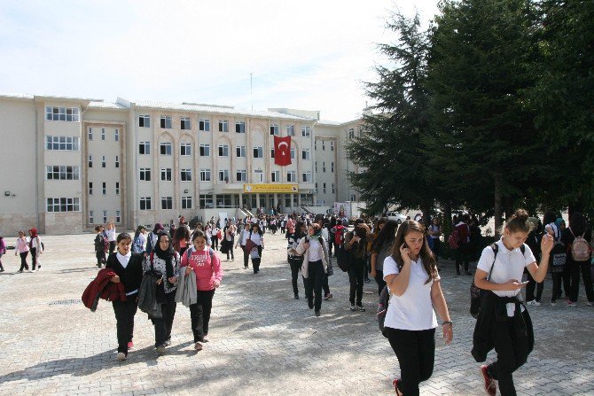 Bolu’da Tuz Ruhundan Zehirlenen Öğrencilerin Sayısı 25’e Yükseldi