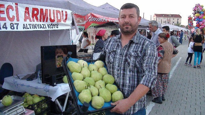 Edirne’nin Dev Armutları Görenleri Şaşırtıyor