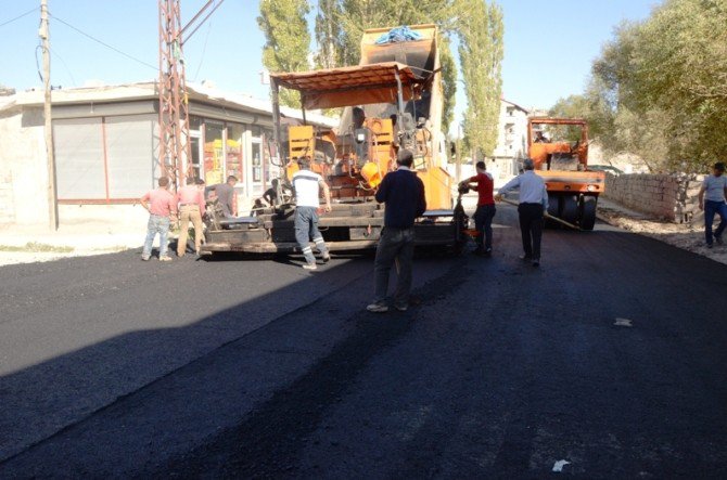 Ağrı’da Yol Asfaltlama Çalışması