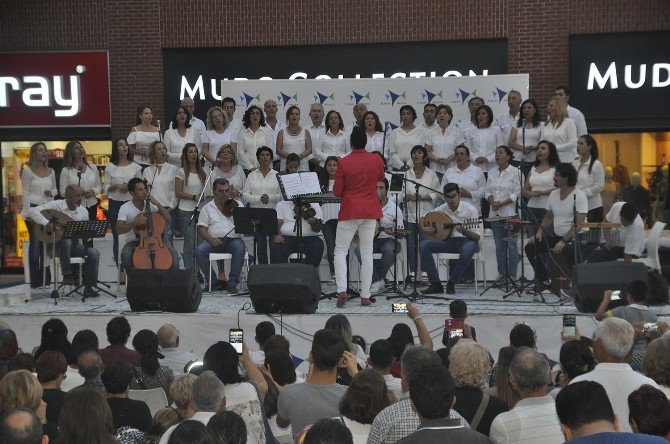 Kanun Sanatçısı Ahmet Baran’dan Forum Mersin’de Müzik Ziyafeti