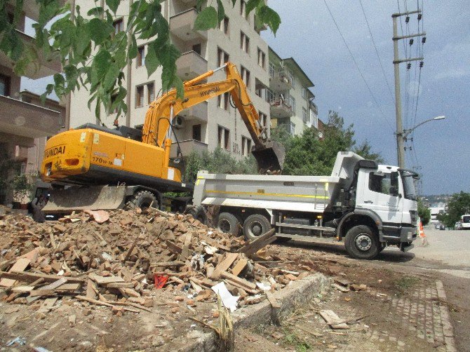 İzmit’te Çalışmalar Sürüyor