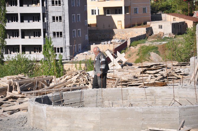 Durmuş Dede Hayatını Bu Camiye Adadı