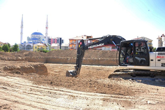 Karaman Belediyesi 24 Derslikli Okul İnşaatına Başladı