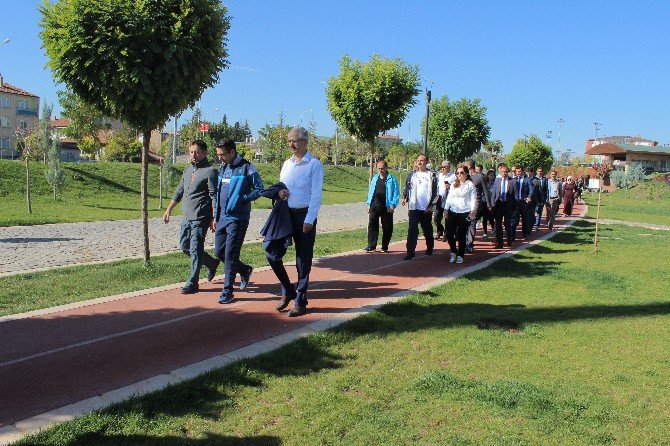 Elazığ’da ’Her Gün 10 Bin Adım’ Temalı Yürüyüş Düzenlendi