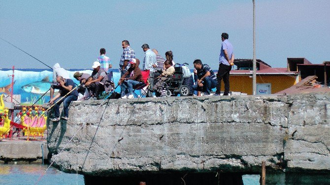 Akçakoca’da Olta Avcılığına Büyük İlgi