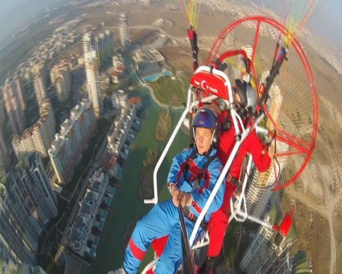 Paramotoru Kendisi İmal Etti, Şimdi Kuşlar Gibi Uçuyor...