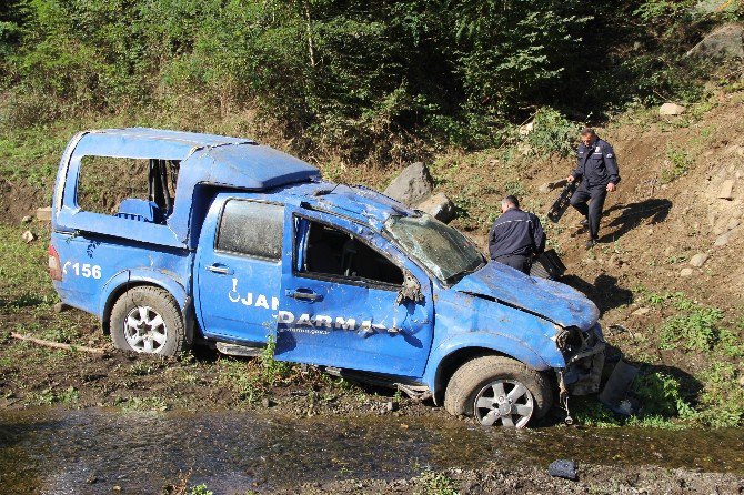 Askeri Araç Uçuruma Yuvarlandı: 2 Asker Yaralı