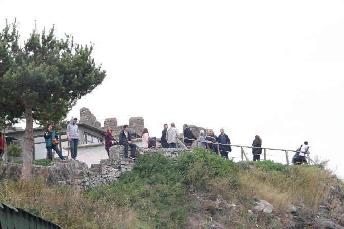 Tarihi Ardahan Kalesine Turist Akını