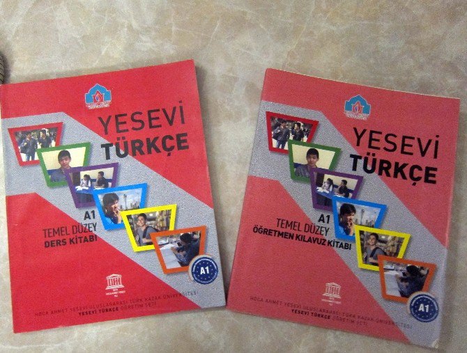 Ahmet Yesevi Üniversitesinden "Yesevi Türkçe" Seti