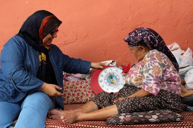 Tekerlekli Sandalyeyi Görünce Gözyaşlarına Hakim Olamadı