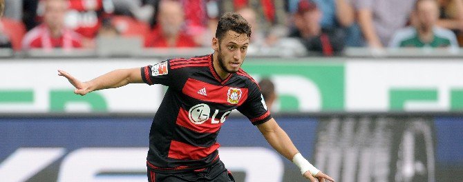 Hakan Çalhanoğlu Almanya’da Haftanın Futbolcusu