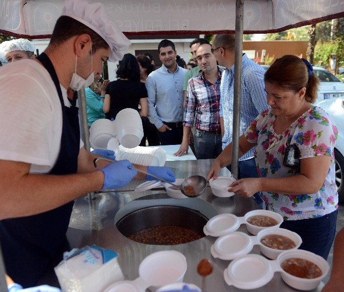 Büyükşehir’den 30 Bin Kişiye Aşure İkramı