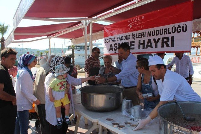 Ayvalık Belediyesi’nden Muharrem Ayı Nedeniyle, Geleneksel Aşure İkramı